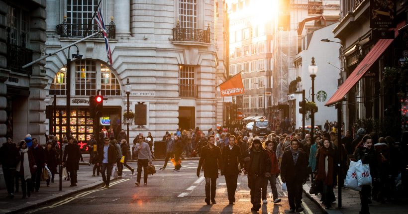 city-sunny-people-street